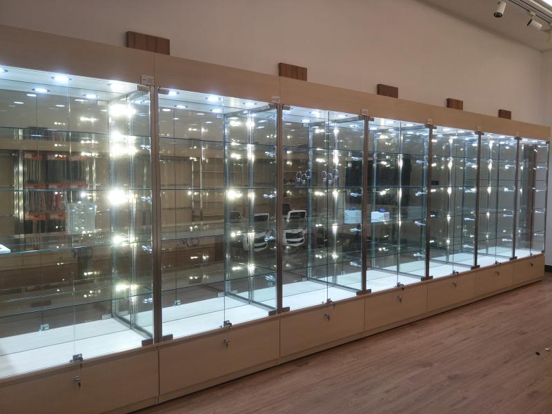 Glass cabinet